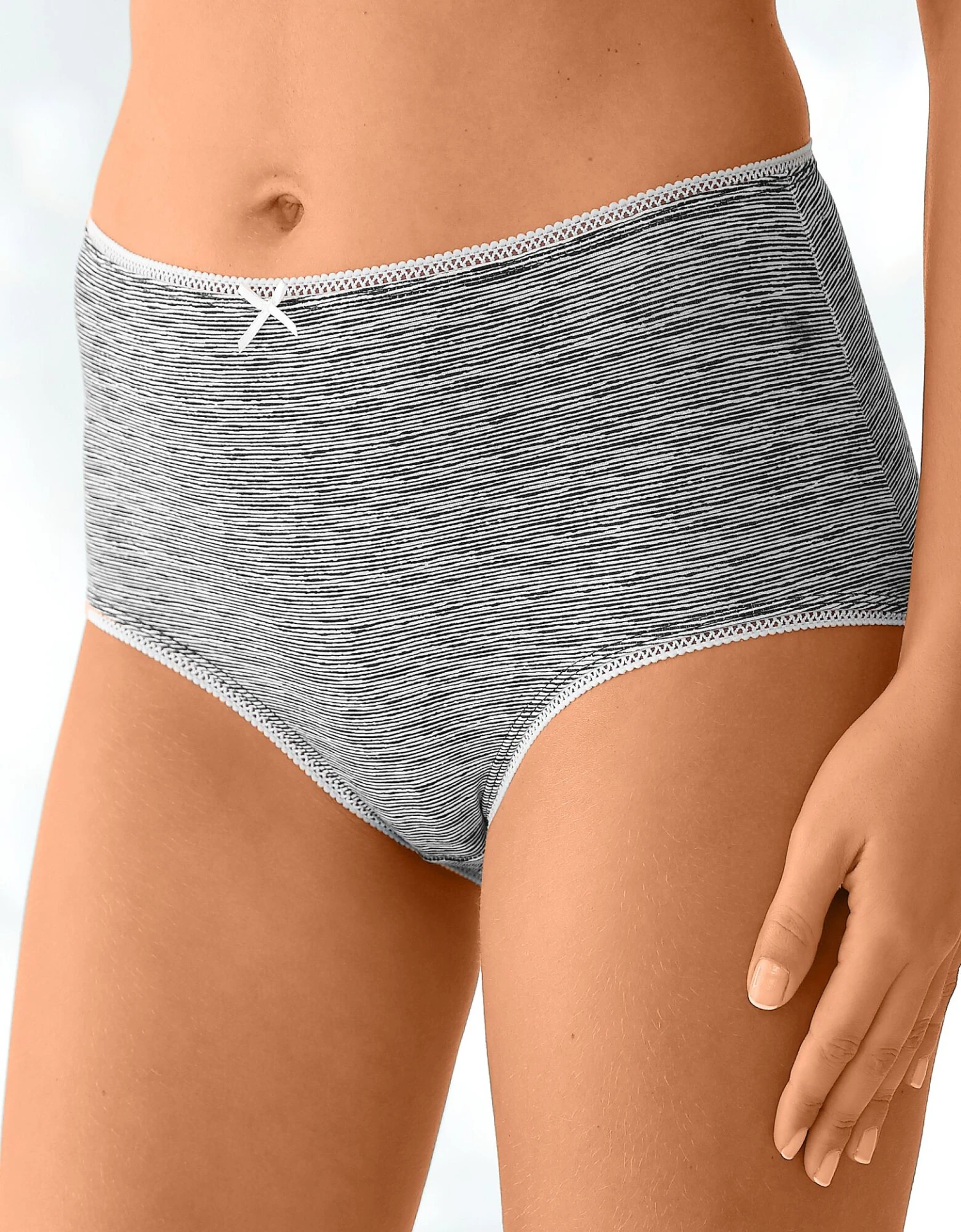 Culotte Coton Forme Maxi Imprimée Motifs à Pois Assortis– Lot De 4 2 Culotte Coton Forme Maxi Imprimée Motifs à Pois Assortis– Lot De 4 – Image 2