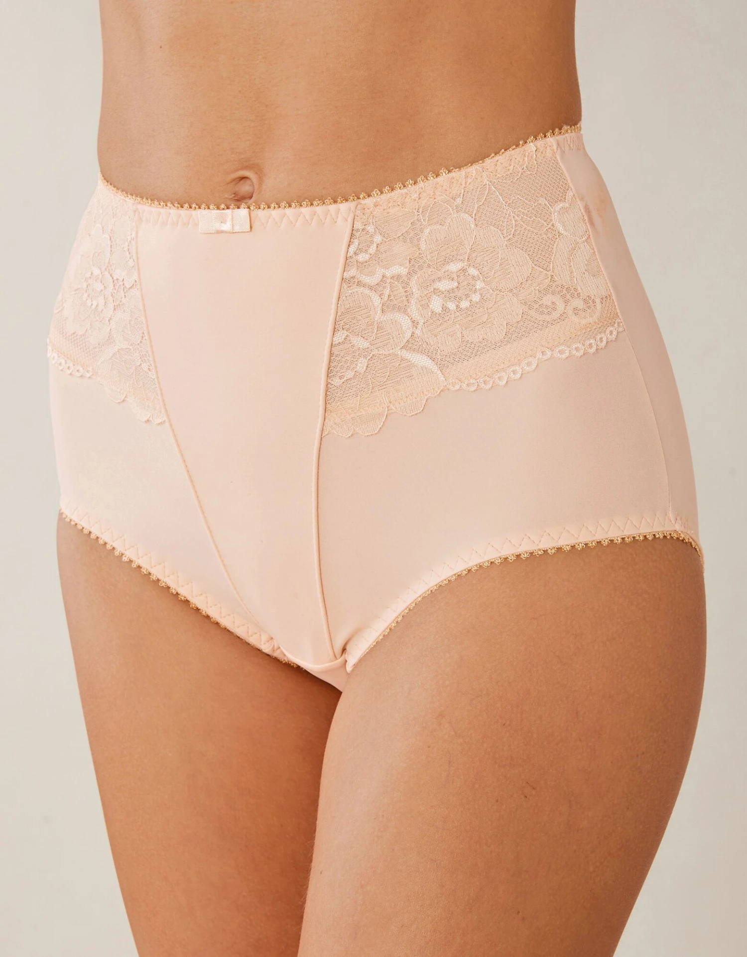 Gaine Amincissante Dentelle Et Microfibre 4 Gaine Amincissante Dentelle Et Microfibre – Image 4