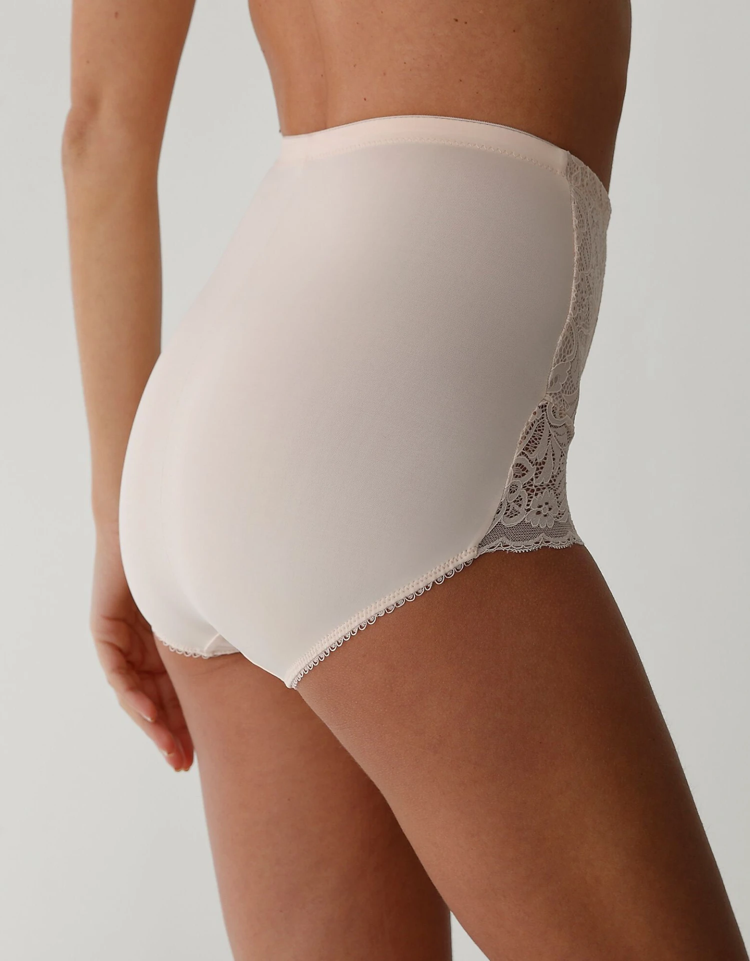 Gaine Affinante Plastron Dentelle - Maintien 2 Gaine Affinante Plastron Dentelle - Maintien – Image 2