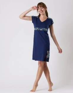 Chemise De Nuit Manches Courtes Imprimé Placé "jardin Secret" -Élégance Nuit Soldes Boutique 703087 C01 zoomx vue3