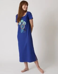 Chemise De Nuit Longue Manches Courtes Motif «rosaces » 9 Chemise De Nuit Longue Manches Courtes Motif «rosaces » -Élégance Nuit Soldes Boutique 703211 C01 zoomx vue4