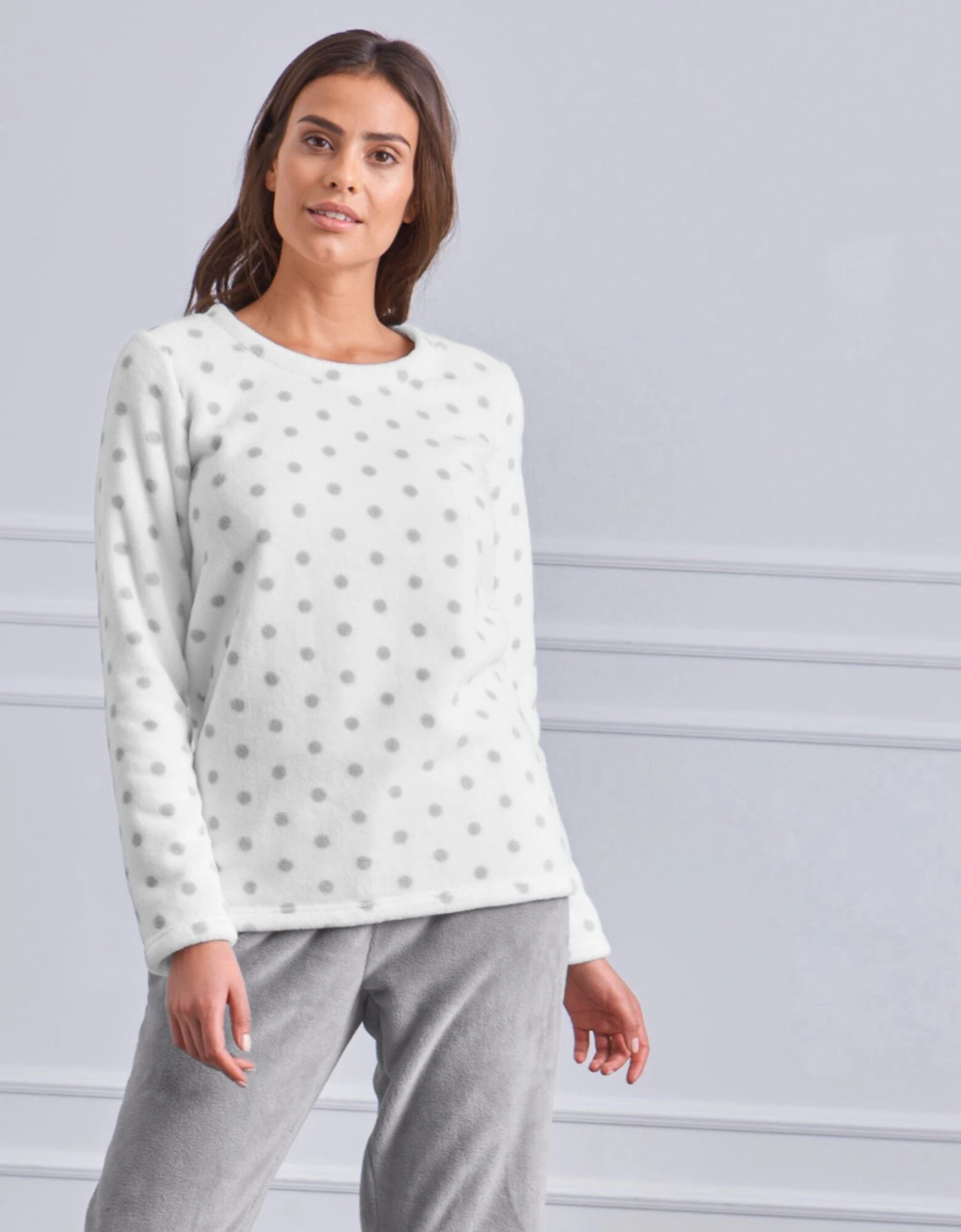 Pyjama Polaire Imprimé Pois Toucher Peluche Manches Longues 3 Pyjama Polaire Imprimé Pois Toucher Peluche Manches Longues – Image 3