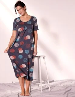 Chemise De Nuit Longue Imprimée Graphique -Élégance Nuit Soldes Boutique 703503 C01 zoomx vue3