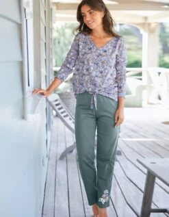 Pantalon Pyjama Coton Imprimé Placé "pétales" 8 Pantalon Pyjama Coton Imprimé Placé "pétales" -Élégance Nuit Soldes Boutique 703621 C01 zoomx vue3