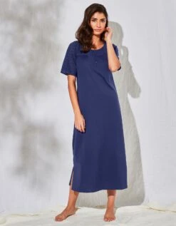 Chemise De Nuit Longue Coton Et Broderie Anglaise -Élégance Nuit Soldes Boutique 703628 C02 zoomx vue3