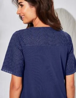Chemise De Nuit Longue Coton Et Broderie Anglaise -Élégance Nuit Soldes Boutique 703628 C02 zoomx vue5