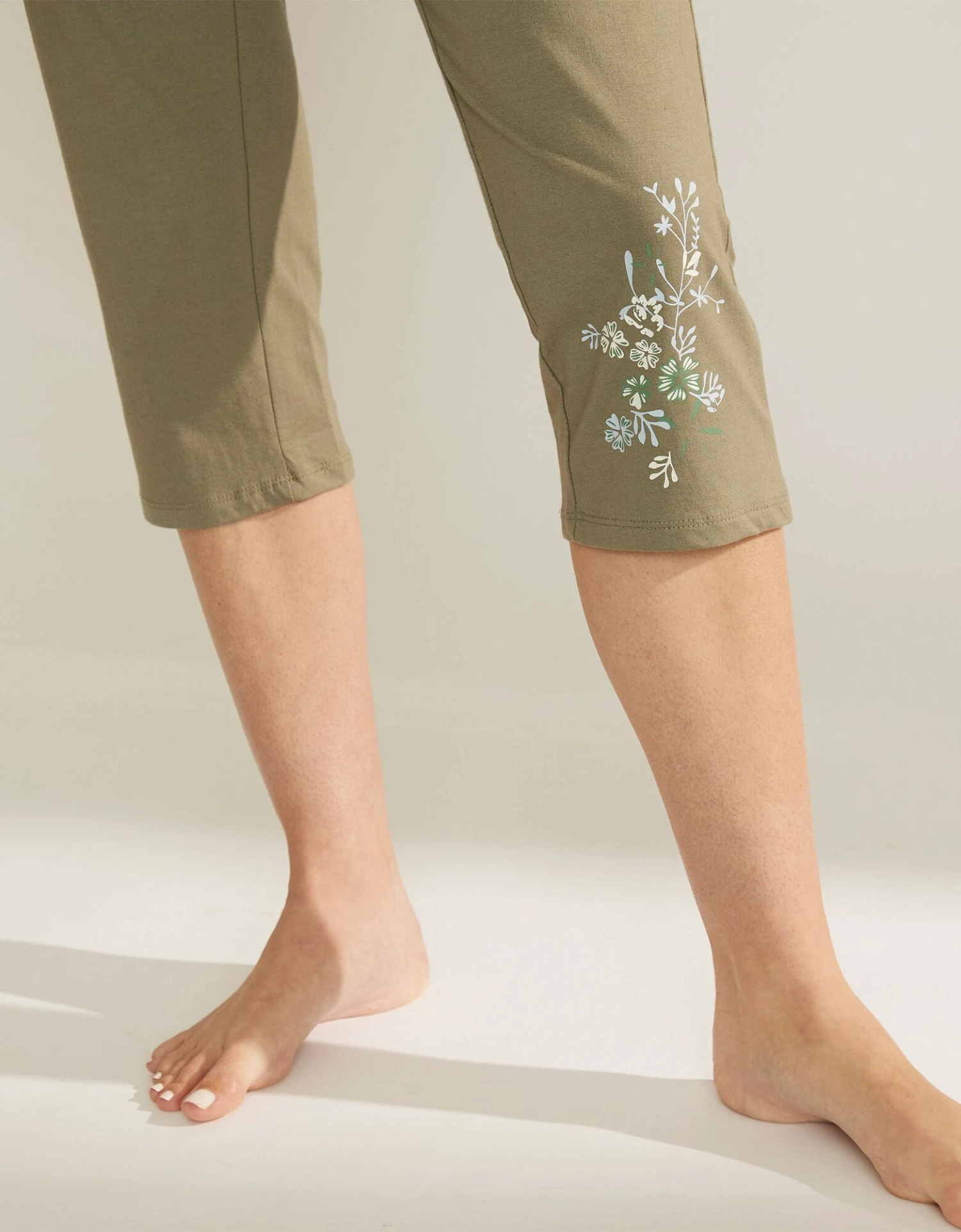 Pantacourt De Pyjama Imprimé Placé Fleurs 4 Pantacourt De Pyjama Imprimé Placé Fleurs – Image 4