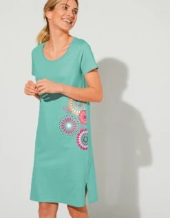 Chemise De Nuit Courte Imprimé Rosaces 8 Chemise De Nuit Courte Imprimé Rosaces -Élégance Nuit Soldes Boutique 703924 C02 zoomx vue3