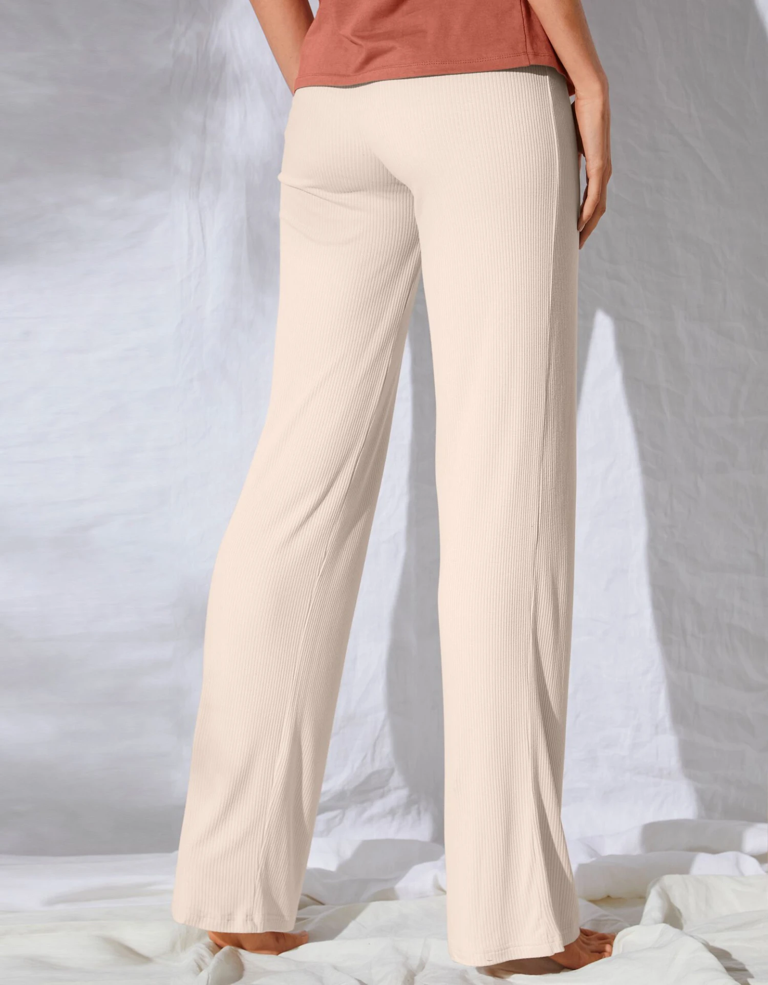 Pantalon Large Maille Côtelée Taille élastiquée 2 Pantalon Large Maille Côtelée Taille élastiquée – Image 2