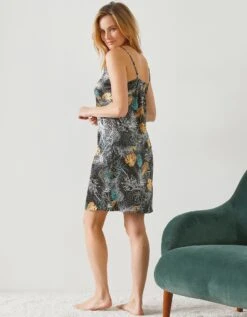 Nuisette Satin Imprimée 5 Nuisette Satin Imprimée -Élégance Nuit Soldes Boutique 706140 C01 zoomx vue3