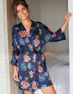 Kimono Court Satin Imprimé Floral -Élégance Nuit Soldes Boutique 706163 C01 zoomx vue6