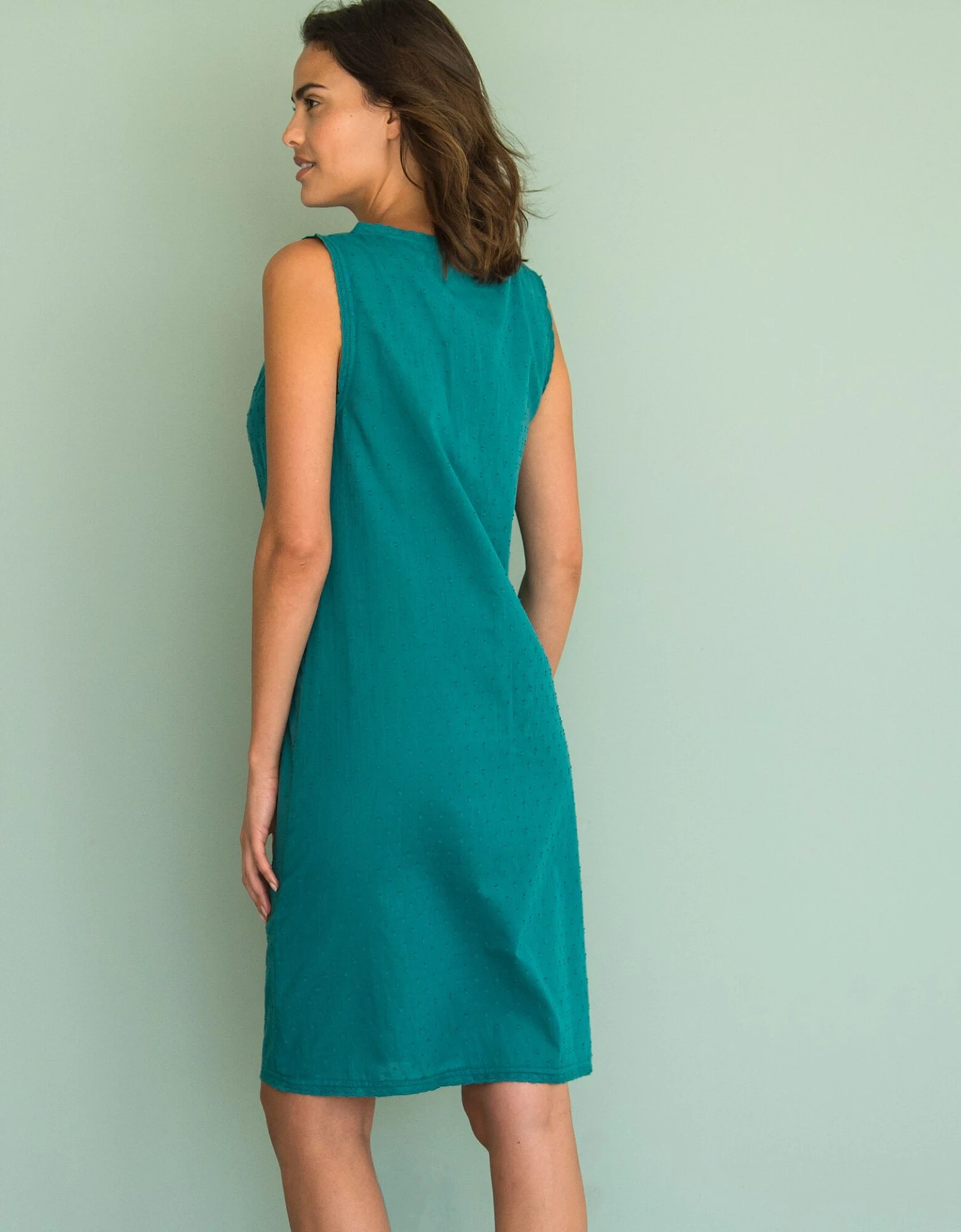 Chemise De Nuit Légère En Voile De Coton Effet Plumetis - Sans Manches 2 Chemise De Nuit Légère En Voile De Coton Effet Plumetis - Sans Manches – Image 2