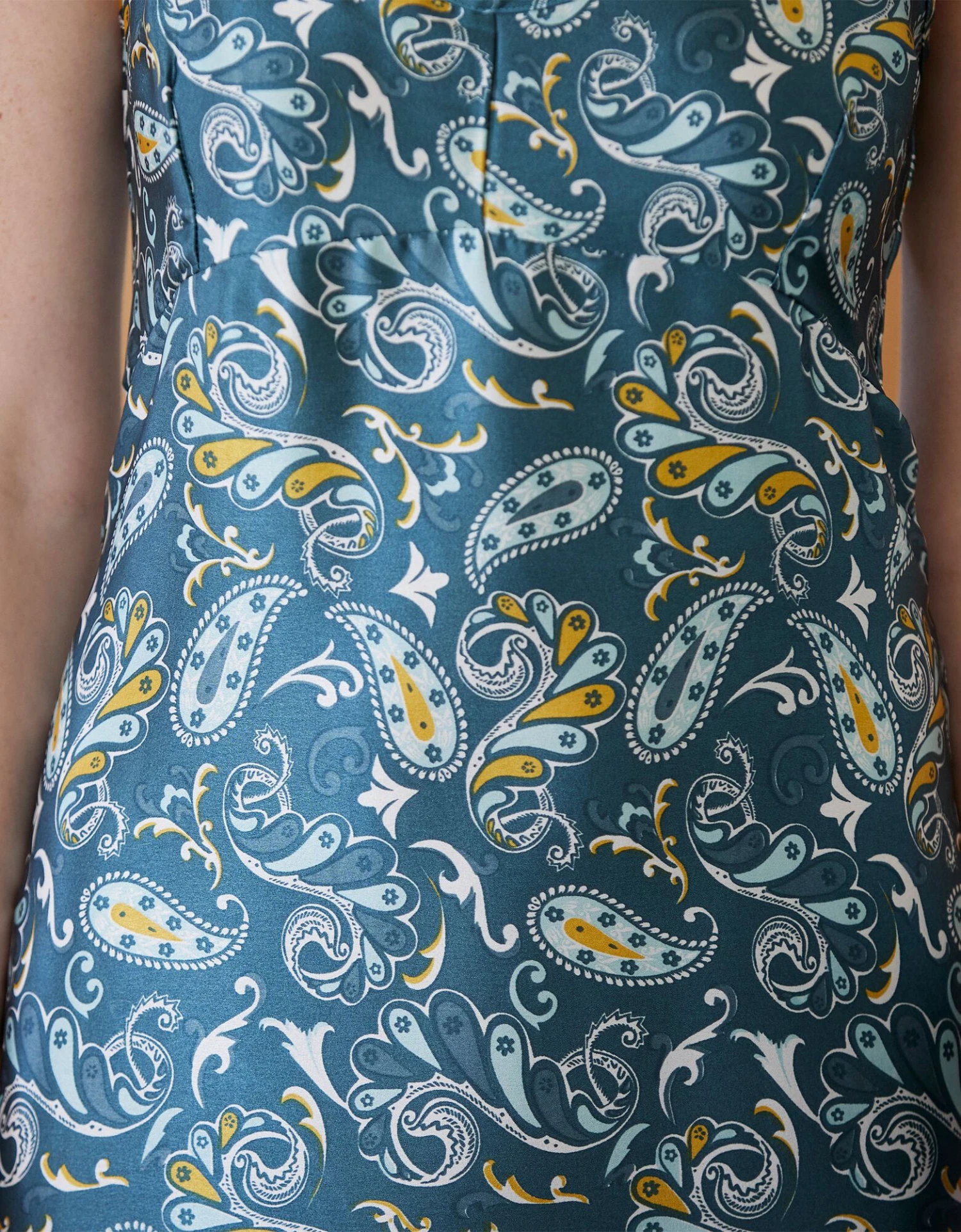 Nuisette Longue Satin Imprimé 5 Nuisette Longue Satin Imprimé – Image 5