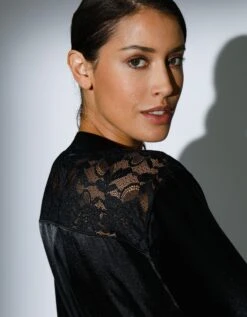 Déshabillé "séduction" Forme Kimono Satin Et Dentelle 11 Déshabillé "séduction" Forme Kimono Satin Et Dentelle -Élégance Nuit Soldes Boutique 706181 C01 zoomx vue5