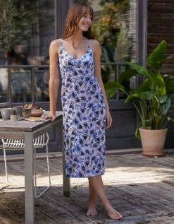 Nuisette Longue Satin Imprimé Bretelles Croisées Dos -Élégance Nuit Soldes Boutique 706186 C01 zoomx vue4