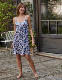 Nuisette Satin Imprimé Fines Bretelles 8 Nuisette Satin Imprimé Fines Bretelles -Élégance Nuit Soldes Boutique 706189 C01 zoomx vue4