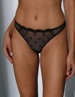 String Brodé Et Tulle Plumetis Lolak